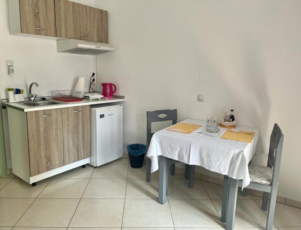 Samos - Kokkari - Eirini'S Studios Bagian luar foto