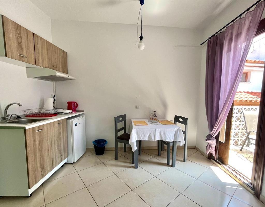 Samos - Kokkari - Eirini'S Studios Bagian luar foto